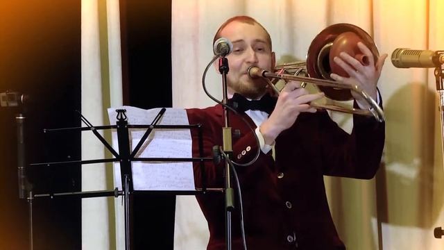 Ю.Зиганшина "Я на солнышке лежу..." (Г.Гладков - С.Козлов) смотреть онлайн