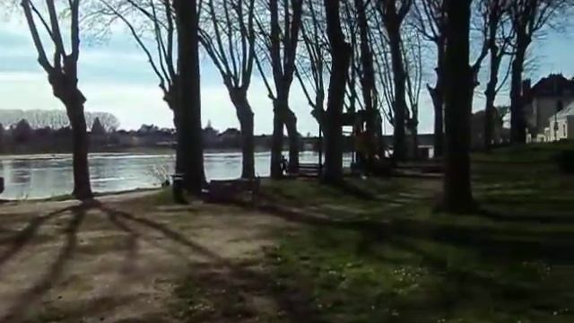 Gien: Petite vue sur la LOIRE et le PARC!! смотреть онлайн