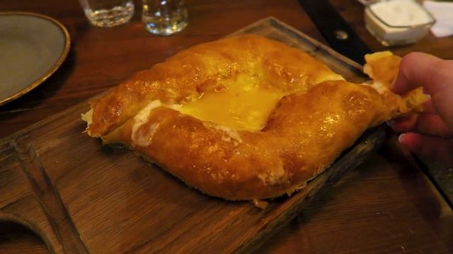 Выписка ИЗ РОДДОМА / Прогулка по городу / Отмечаем РОЖДЕНИЕ ДИМЫ / Vika Siberia LifeVlog смотреть онлайн