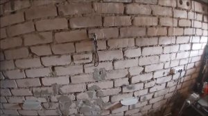 Крепление велосипеда на стену в тесном гараже