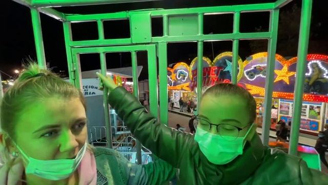 Даша и Алёна в ночном парке аттракционов смотреть онлайн