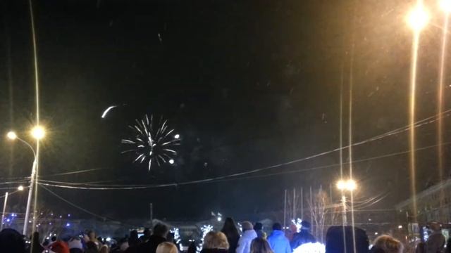 Новогодний салют в Мурманске!!! 2017 год... смотреть онлайн