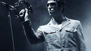 oasis - 09 Live Forever (Live at V Festival 20.08.2005)