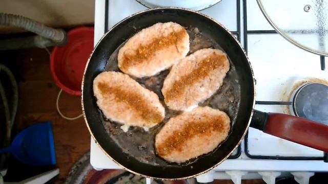 Котлеты ( Полуфабрикаты) куриные жареные смотреть онлайн