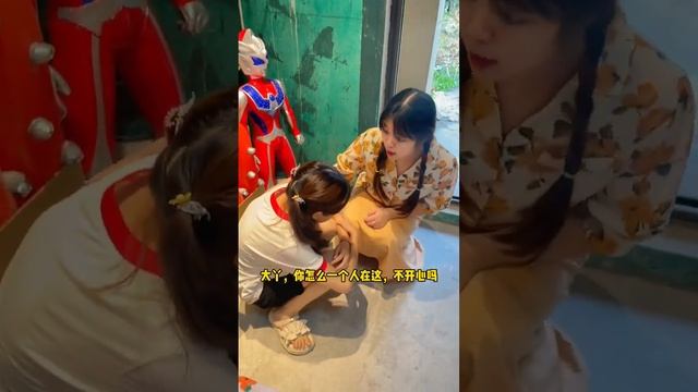 蘑菇頭嫉妒大丫考100分被冬梅誇，竟然找蛇和蛤蟆嚇唬她，誰料嚇出王奶奶心髒病！【冬梅小賣部】 смотреть онлайн