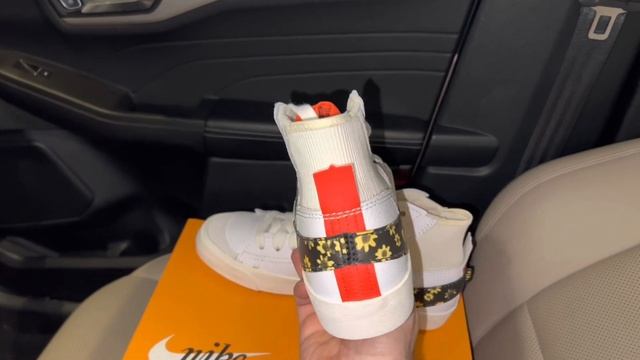 Nike Blazer Mid 77 Jumbo Floral Sunflower shoes смотреть онлайн