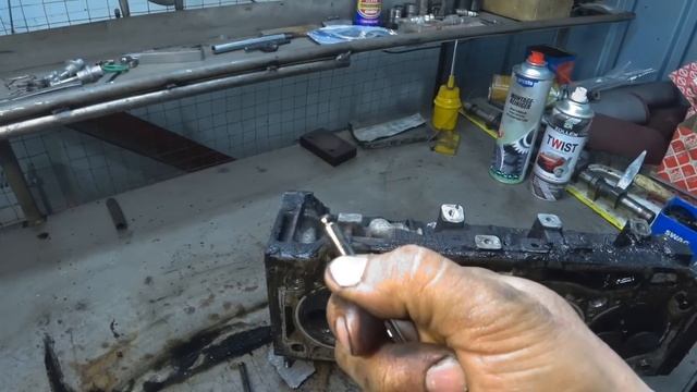 Opel Vivaro 1.9dci Великий розхід масла. Частина #1.