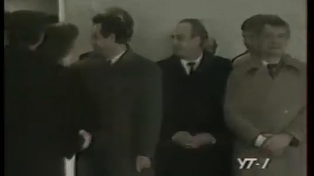 Голва ВР Іван Плющ відвідав Дарницький район Києва (весна 1993 р.)