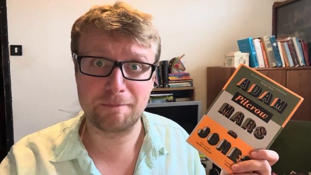 Weekly Reading Wrap-Up: Innovative Fiction, Identity and Celebrity Memoirs смотреть онлайн