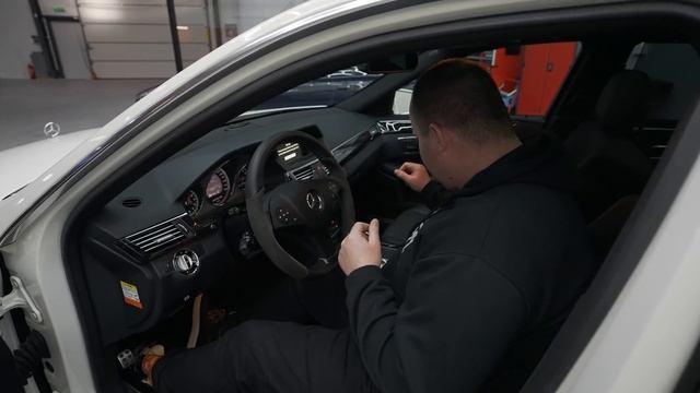 Ostatnia taka E Klasa. Mercedes E63 AMG Performance W212. смотреть онлайн