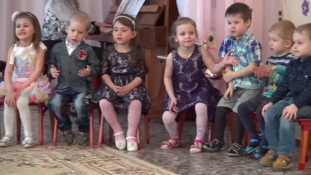 2015-03-04 Солнечные зайчики 8 Марта (Дет сад 117 Владивосток) 3 смотреть онлайн