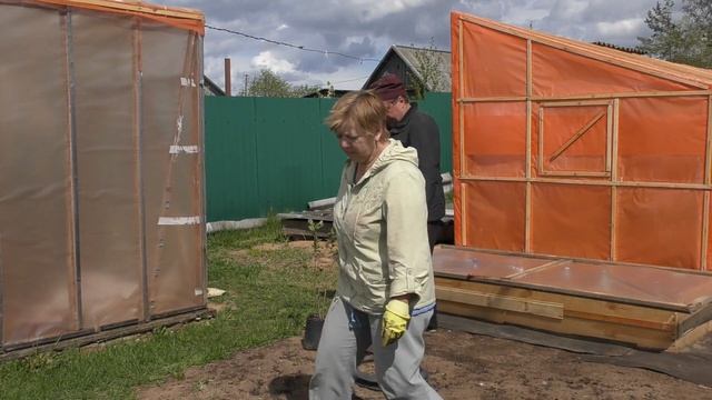 Посадили грушу и черноплодную рябину смотреть онлайн