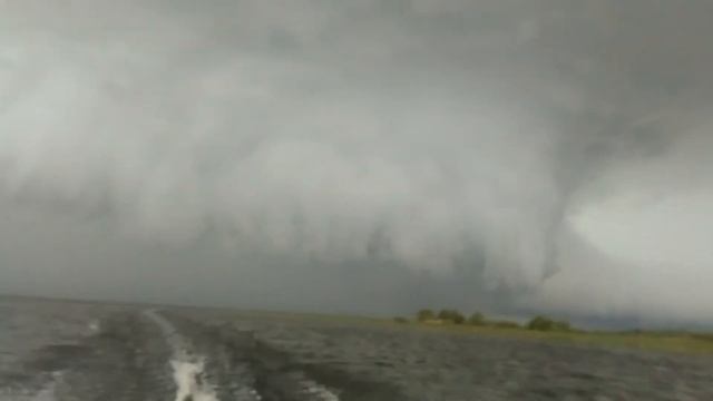 Стихия на рыбинке..открыли сезон, еле ноги унесли.(2) смотреть онлайн