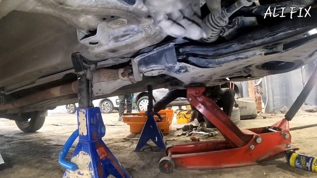 hyundai tucson 2010 - 2015 replacing shock absorbers and bushing control arm #suspensionsystem смотреть онлайн