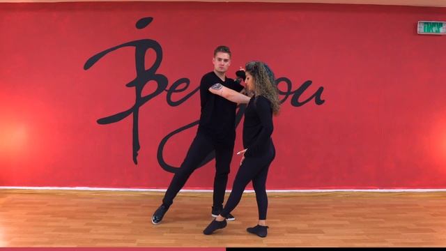 How to do the "MONKEY MOVE" in West Coast Swing смотреть онлайн