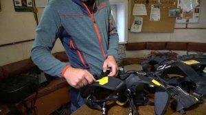 Petzl Astro обзор, топовая привязь для промышленного альпинизма.