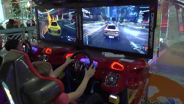 Развлекаемся семьей в ТРЦ Планета Уфа Игровые автоматы Семья от Эдгара 2015 HD