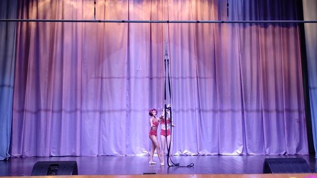 Цирковая студия "Арлекин", гимнастки на ремнях. смотреть онлайн