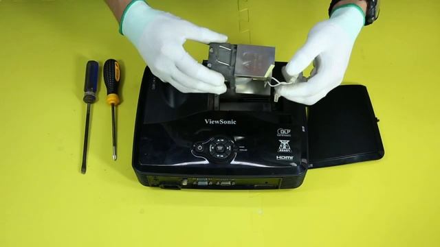 How To Replace The Projector Lamp For ViewSonic PJD5133