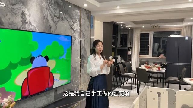 锋哥带阿富汗校长参观粉丝家，婴儿床和洗衣机令校长太羡慕，直呼中国人民生活太美好！【藏锋Kevin】 смотреть онлайн