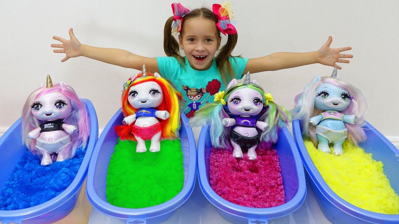 София как Мама и КУКЛЫ Единорожки, Sofia pretend play with Dolls and Toys for Girls смотреть онлайн