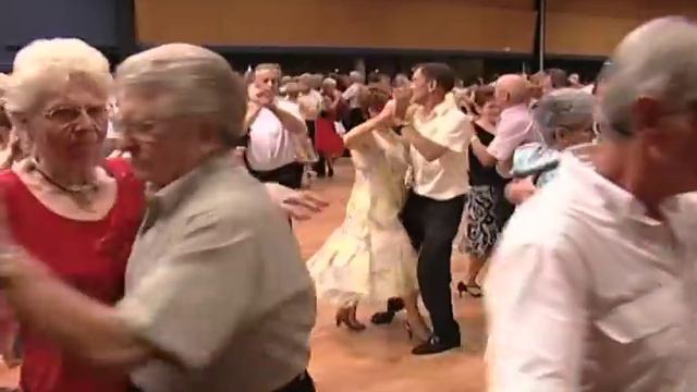 Les Roses d'Ouessant par l' Orchestre Dominique Moisan смотреть онлайн