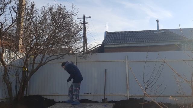 черт дёрнул меня это сделать... ? снимаю опалубку с крышки септика смотреть онлайн