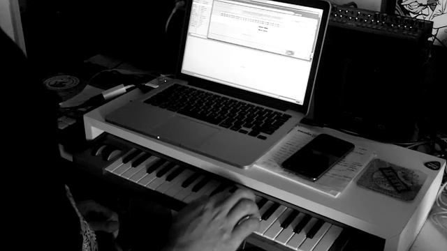 "Cold Hands Cold Heart" Roland JP-08 Synth 11-12-17 смотреть онлайн