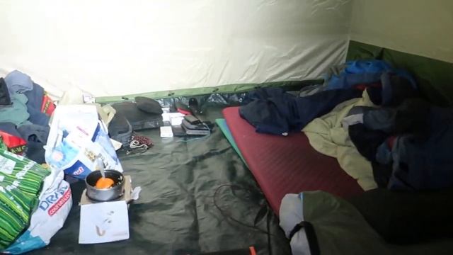 Первый вечер в палатке Мобиба Р-43 после 4 зим в обычных палатках против своей воли. Страсбург. смотреть онлайн