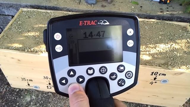 Minelab E-Trac Manual vs Auto Sensitivity смотреть онлайн