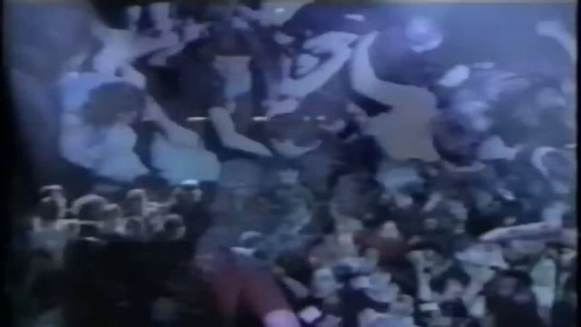 THE HIGHEST & CRAZIEST STAGE DIVING EVER!!!! MUST SEE!!!!