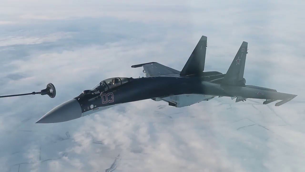 Дозаправка в воздухе Су-34, Су-24, Су-30СМ, Су-35С смотреть онлайн