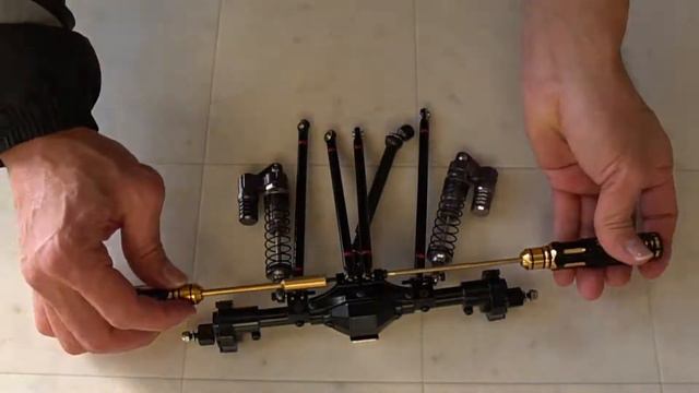 ASSEMBLING A FULL METAL 1/10 RC CRAWLER #1 - CHASSIS (Time Lapse)