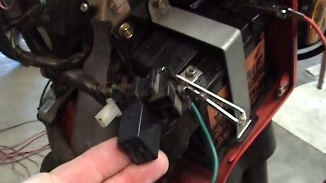 (2)- BIG RED RUCKUS STARTER PROBLEM смотреть онлайн