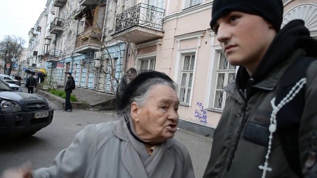 93-х летняя украинская бабушка из 2014-го. Слова пророческие об Украине! смотреть онлайн