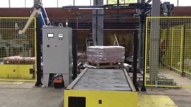 Автоматическая укладка мешков, паллетайзер Fuji Robotics EC 171. смотреть онлайн