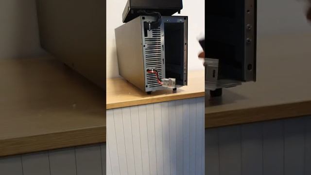 EATON - 9SX1500I Replace battery ( výměna baterií) смотреть онлайн