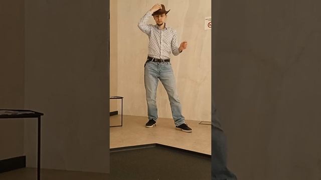 образы в шляпе #шляпа #типылюдей #шляпы #образы #юмор #типыличности #looks #луки #москвасити #shorts смотреть онлайн