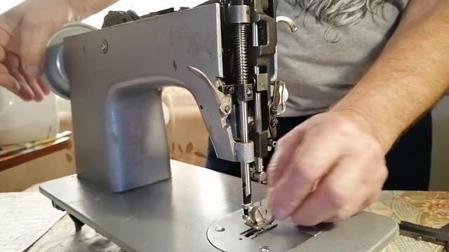 Регулировка игловодителя швейных машинок Подольск 142, Чайка 142 М, Чайка 132 М смотреть онлайн