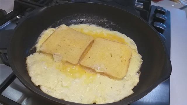 СМАЧНЮЩИЙ СНІДАНОК! Сніданок за 5 хвилин! Гарячий бутерброд! смотреть онлайн