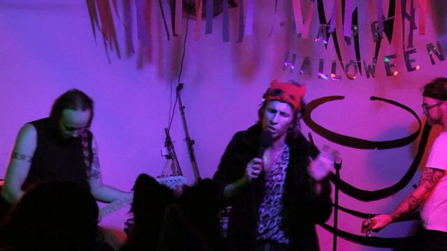 The Divine Shakes as Bush - LIVE! at The Coffee Bar's Halloween Spooktacular II, 10/28/23 (Full Set смотреть онлайн