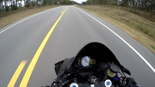 FIRST TIME ON A HONDA CBR 600RR | HONDA CBR VS YAMAHA R6 | CBR 600RR REVIEW смотреть онлайн