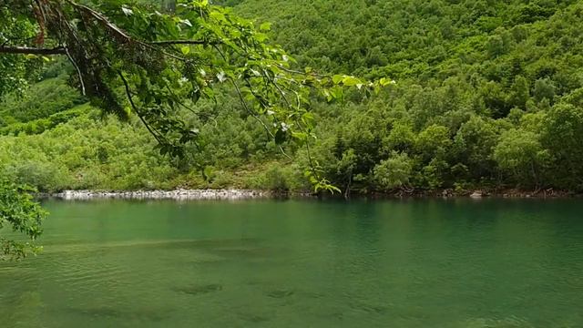 Второе Бадукское озеро. Кристально чистая вода. смотреть онлайн