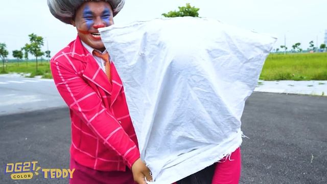 Baby Miss T VS TEAM BAD GUYS Roblox Rainbow Friends ( BLUE ) Transformation | Scary Teacher 3D IRL смотреть онлайн