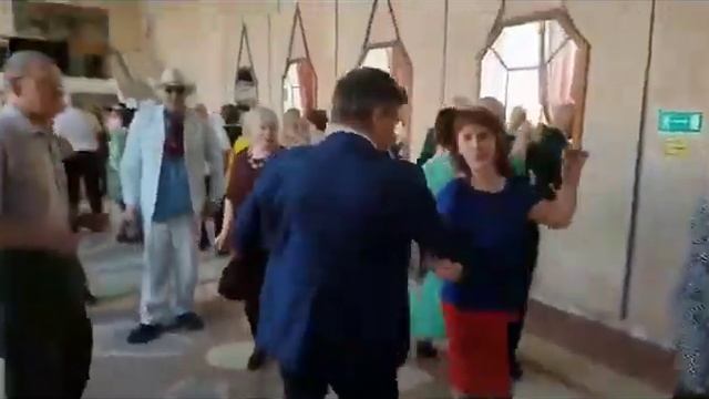 Не думайте о возрасте, не надо..... смотреть онлайн