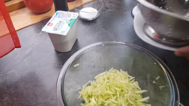 ГРЕК ГОТОВИТ...ЦАЦИКИ И СУВЛАКИ.. смотреть онлайн