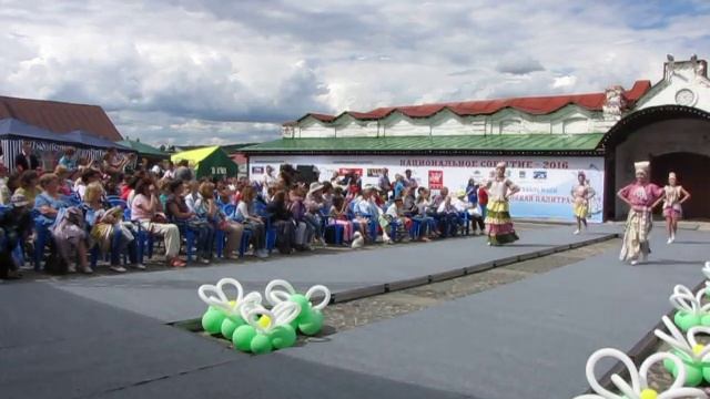 Льняная палитра-2016. №39.Театр моды "Василиса"(Москва)-коллекция "Филлёна". смотреть онлайн