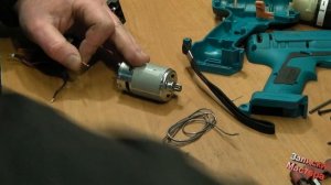Ремонт шуруповёрта Bort. Замена двигателя.