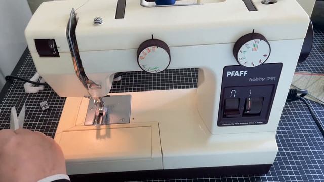 Knopfloch mit Pfaff Hobby 741 #nähmaschine #nähen #knopfloch смотреть онлайн