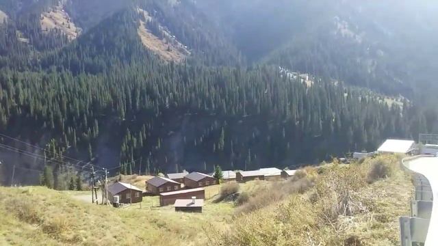 Алматы. Черный каньон и озеро Кольсай. Катание на катамаране.